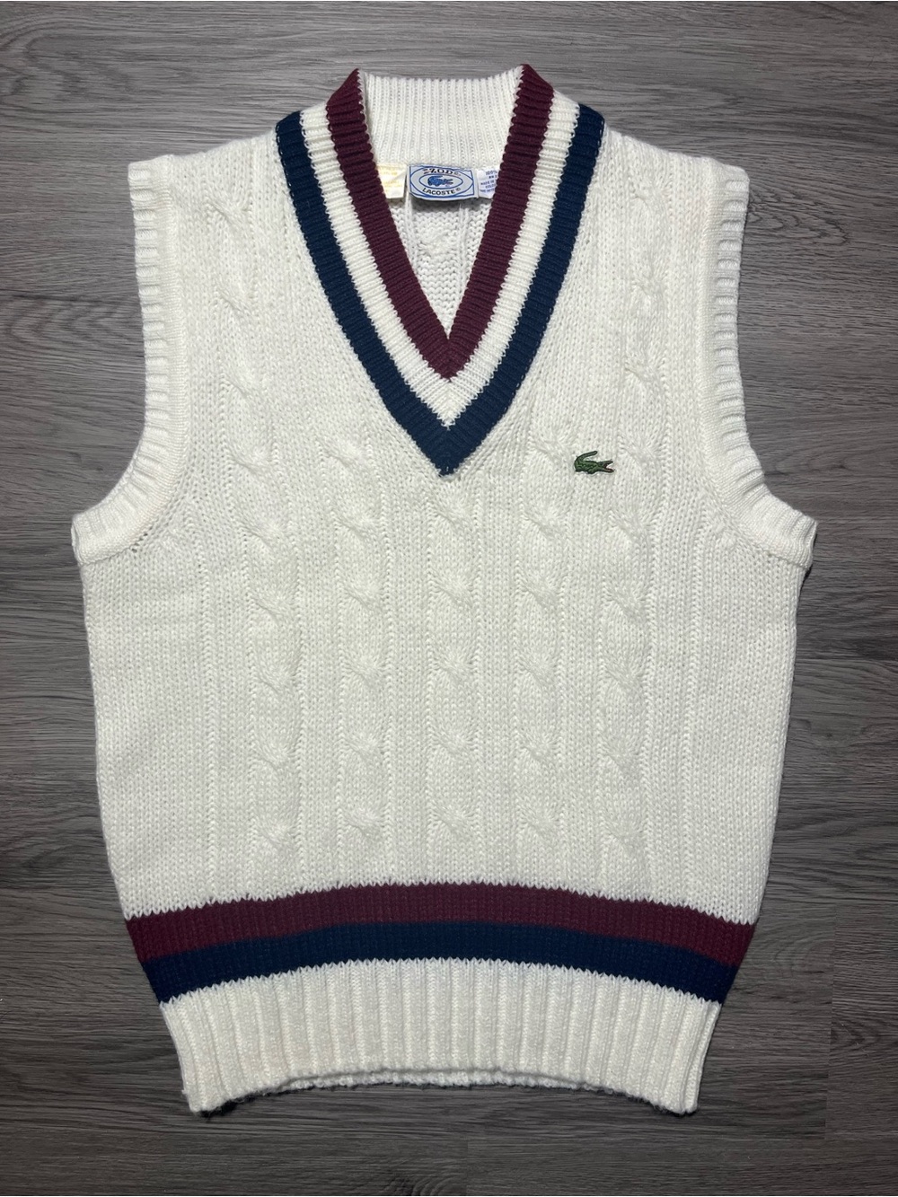 90s Vtg. Izod Lacoste Sweater Vest Cable Knit V Neck Tennis Ivory medium Preppy